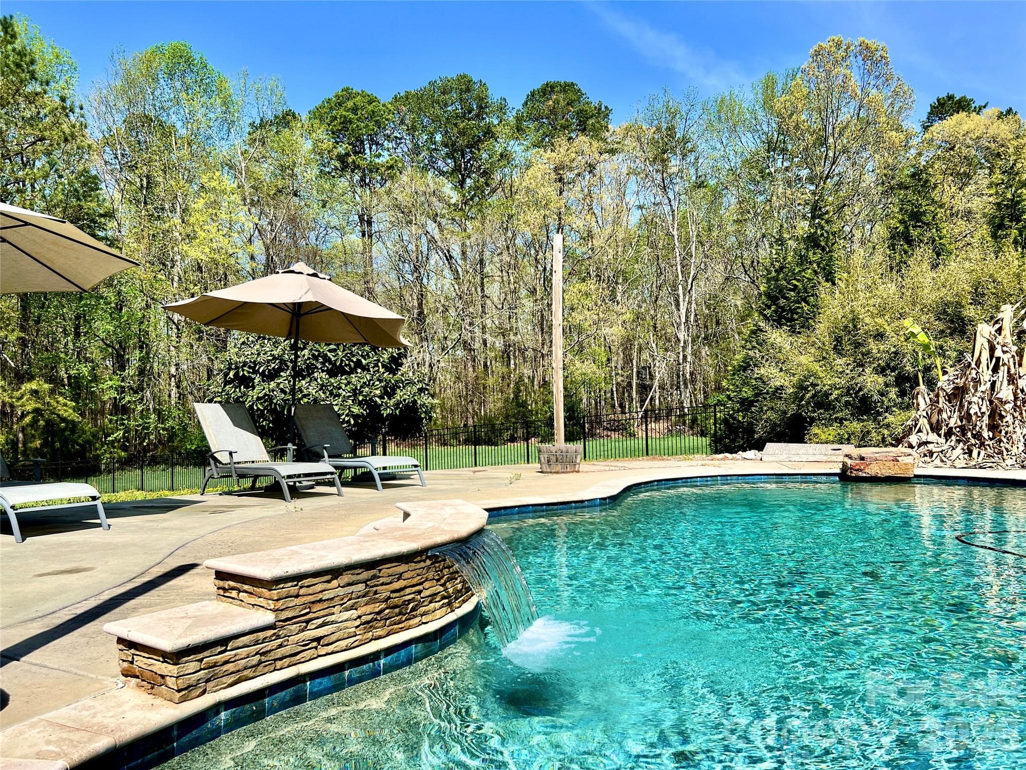 Single Family Residence at 4809 Antioch Church Road, Matthews, photo 2 of 46