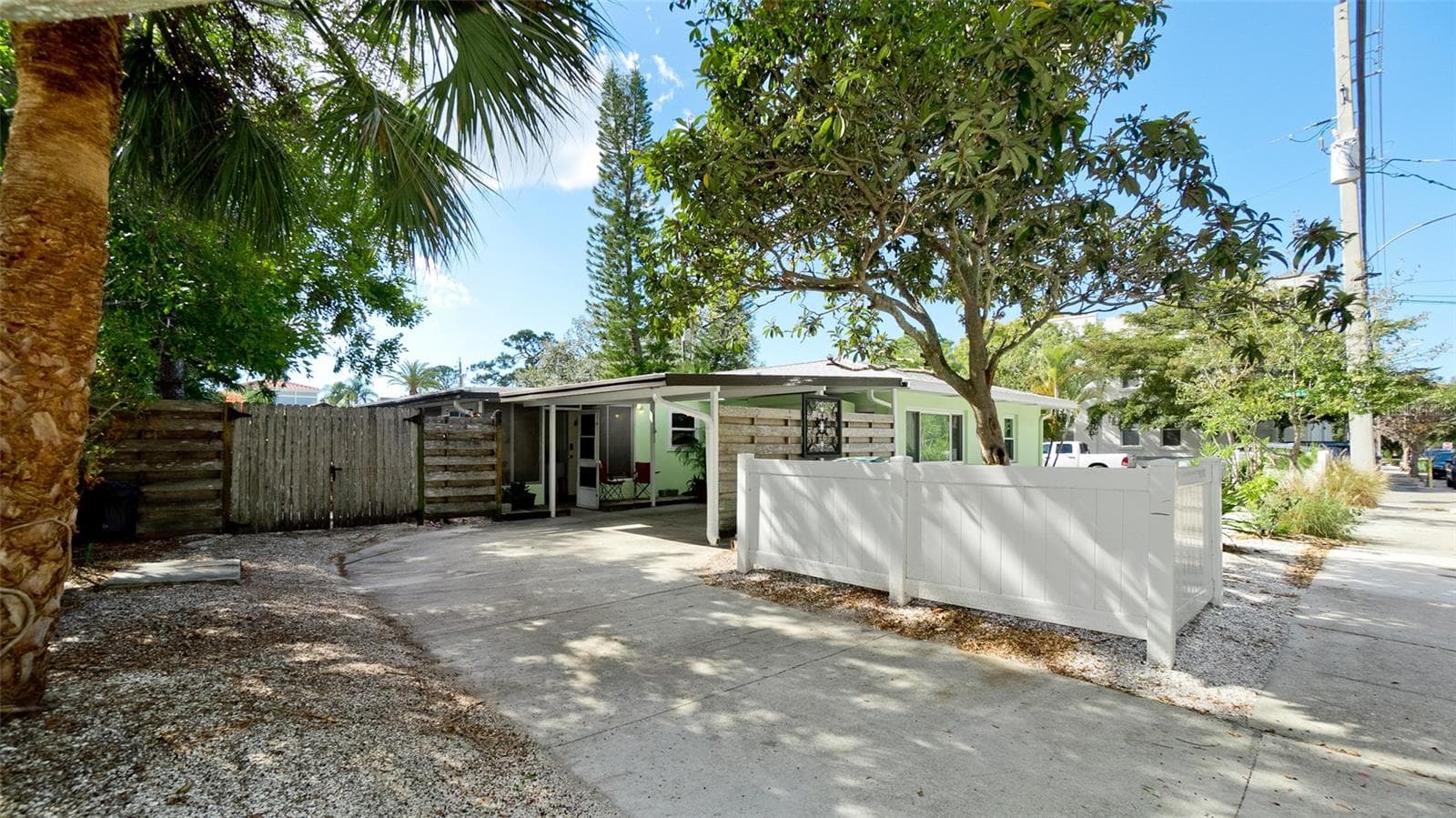 Duplex at 507 MADISON CT, SARASOTA, photo 22 of 79