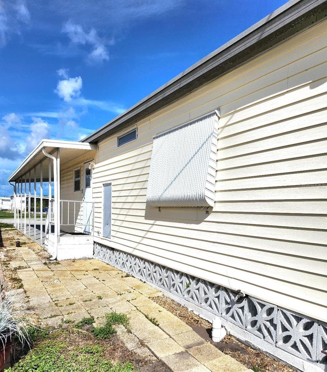 Manufactured Home at 6509 OREGON ST, BRADENTON, photo 6 of 57