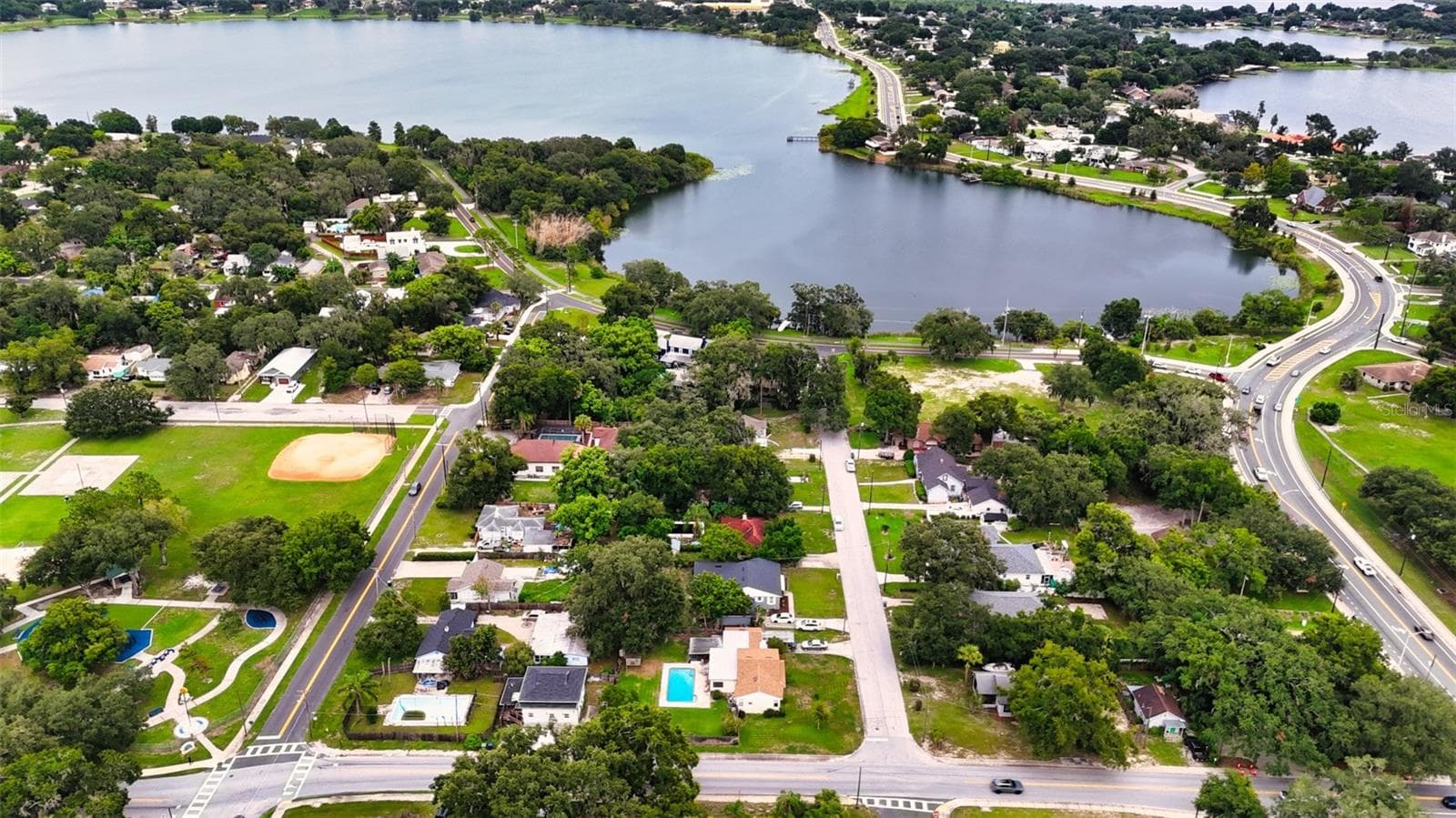 Single Family Residence at 615 AVENUE A NE, WINTER HAVEN, photo 35 of 39