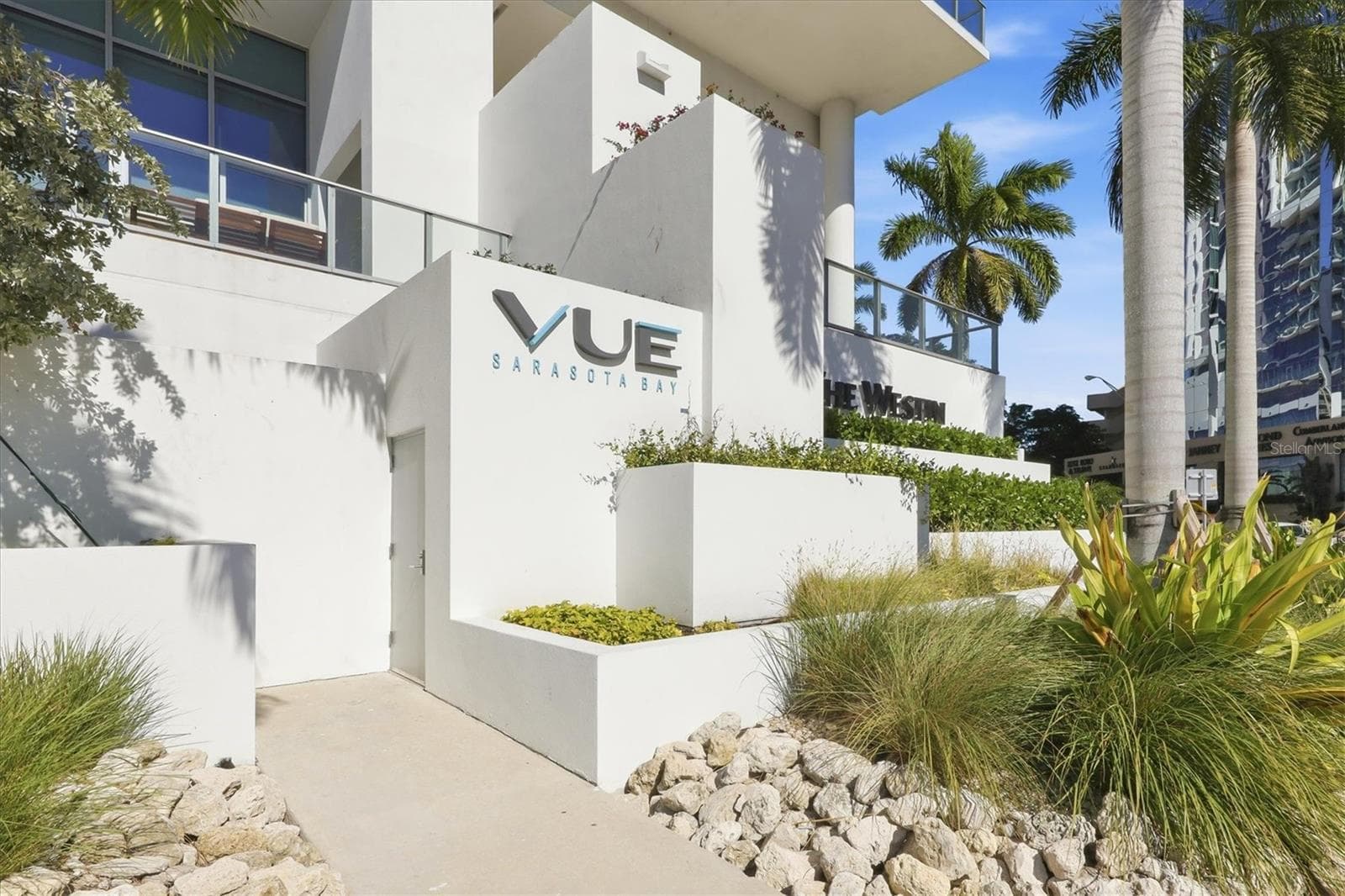 Convenient Valet Parking - 1155 N GULFSTREAM AVE #807, SARASOTA