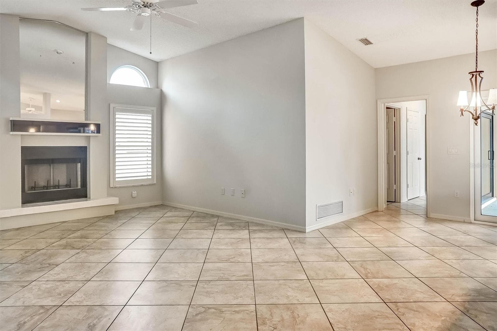 Single Family Residence at 1565 WATERFORD DR, VENICE, photo 13 of 30