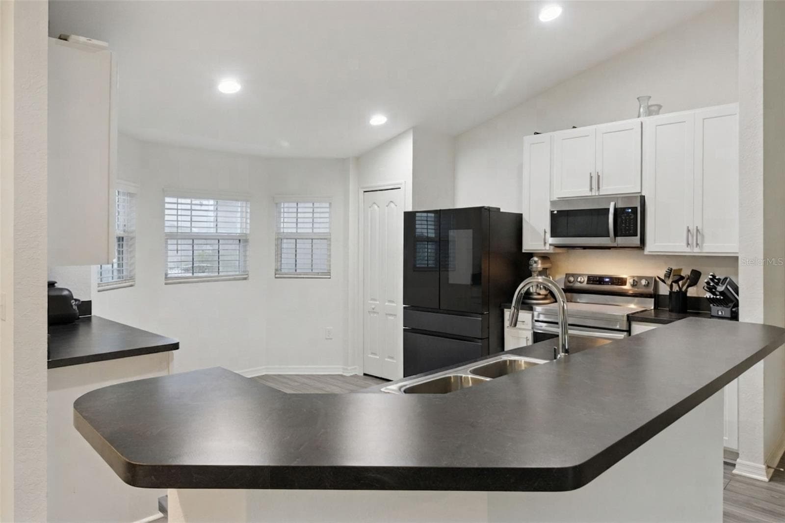 kitchen - 1041 BROOKS WAY, WINTER HAVEN