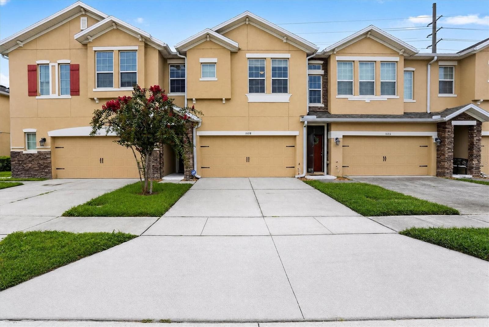 Townhouse at 1608 MOHEGAN BLVD, KISSIMMEE, photo 3 of 46
