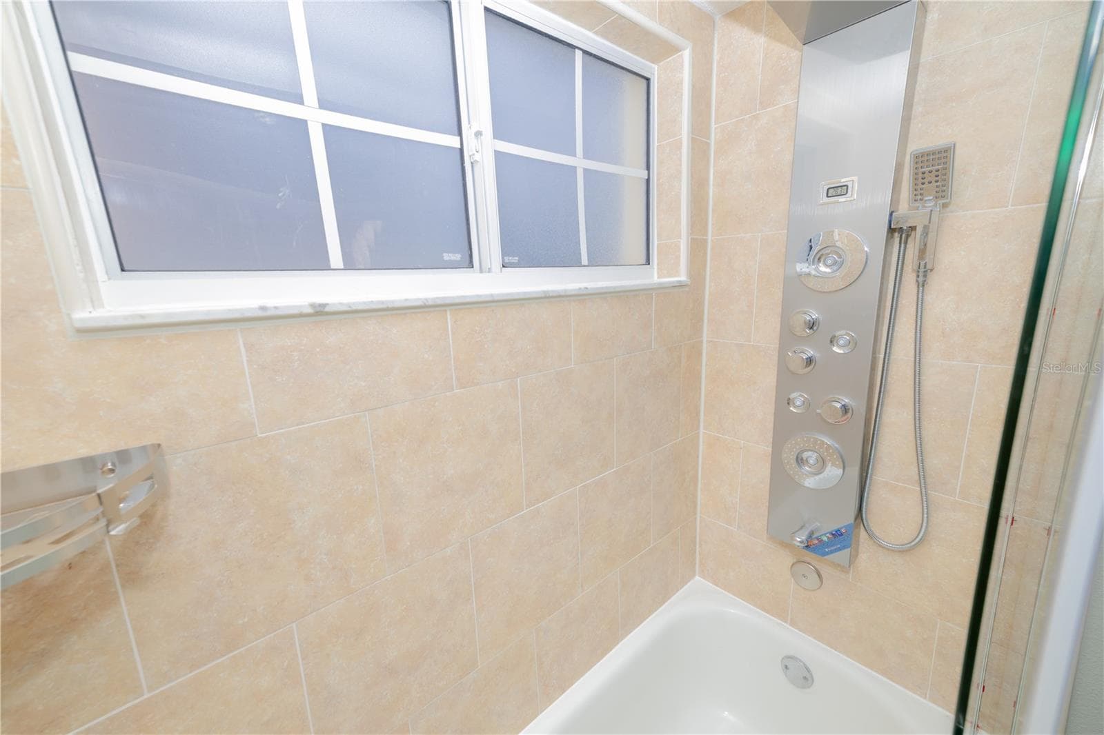 Single Family Residence at 3222 BREWSTER DR, KISSIMMEE, photo 16 of 23