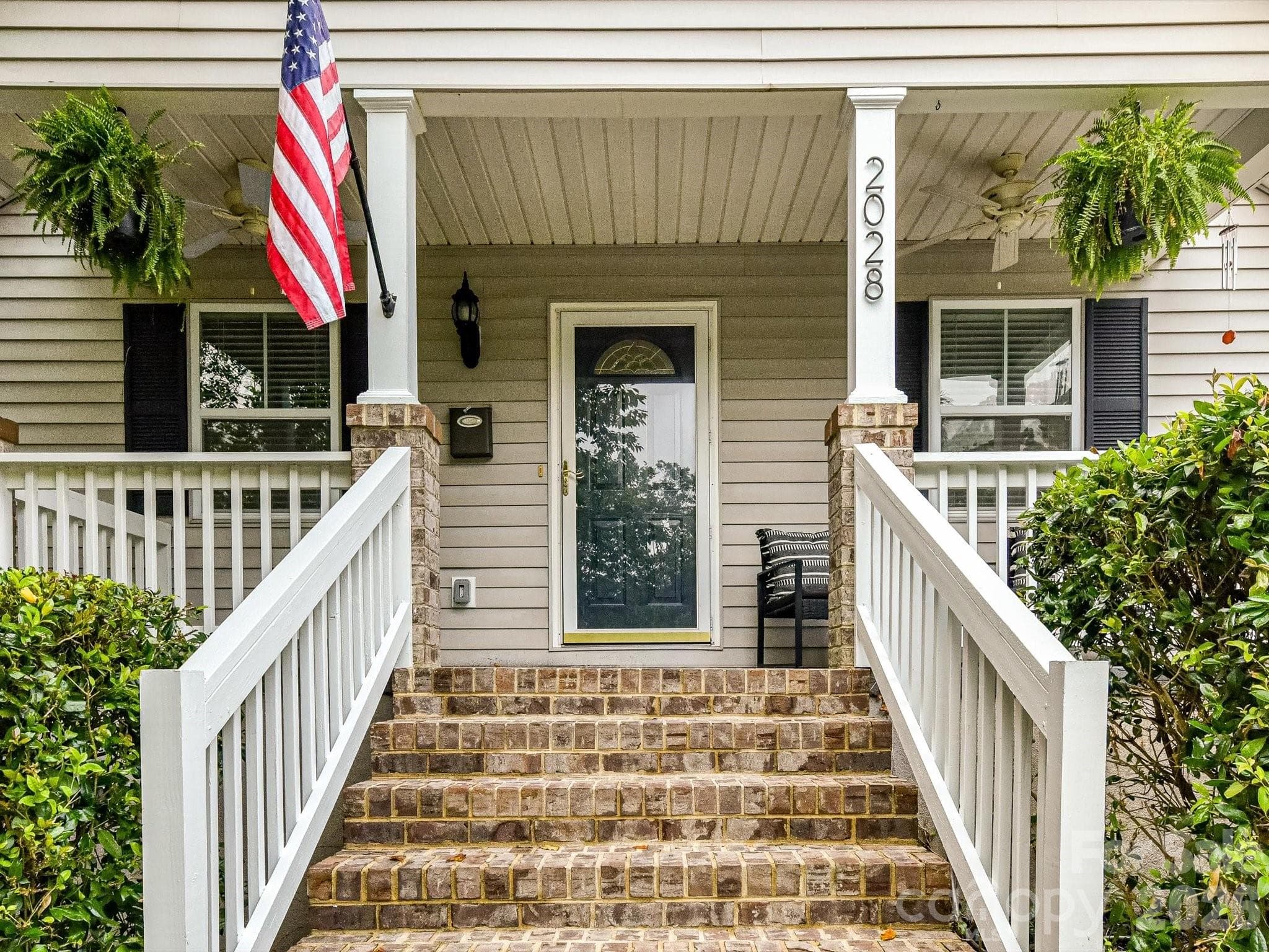 Single Family Residence at 2028 Hamorton Place, Charlotte, photo 2 of 33