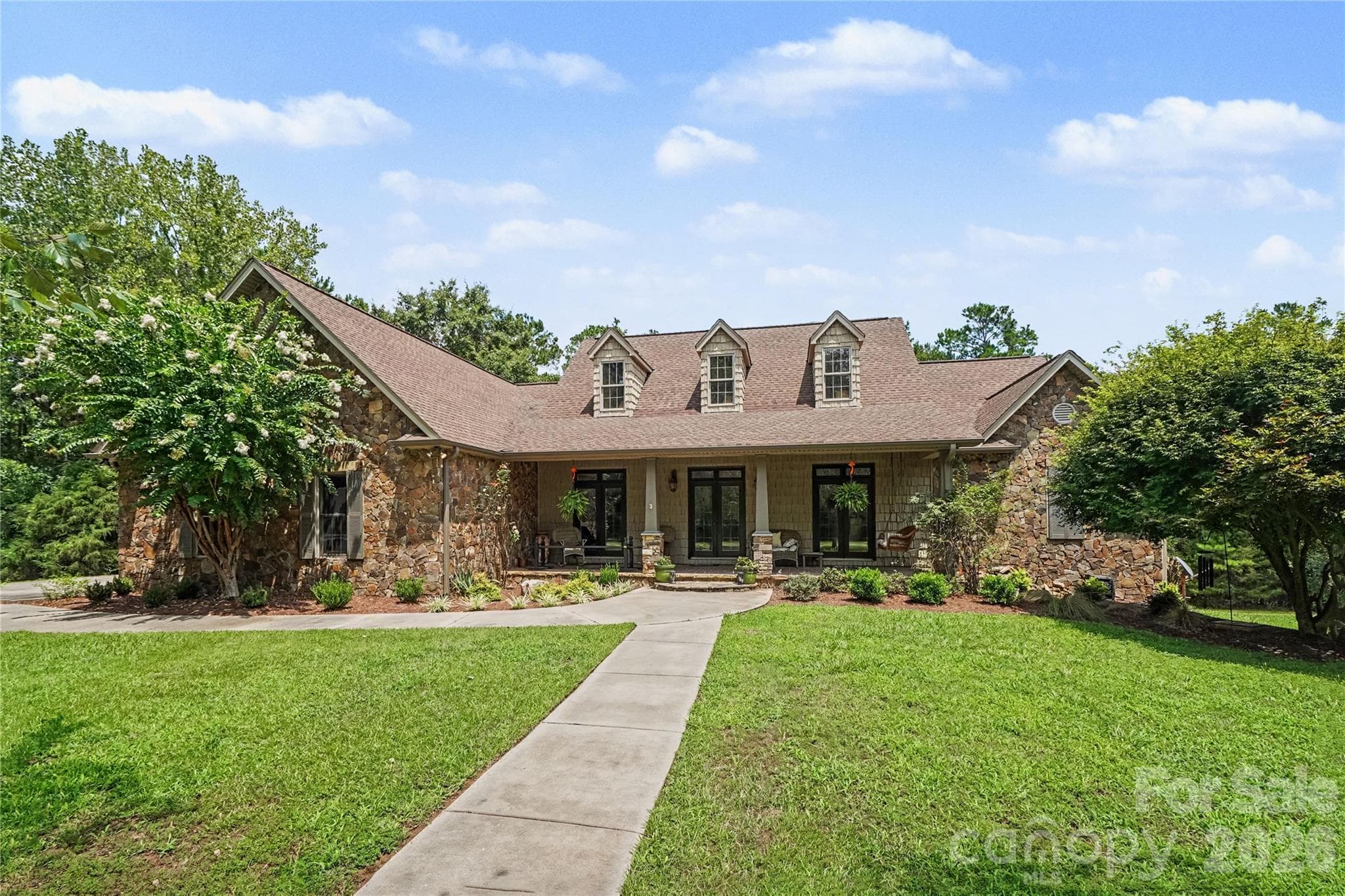Single Family Residence at 507 Crown Court, Richburg, photo 2 of 32
