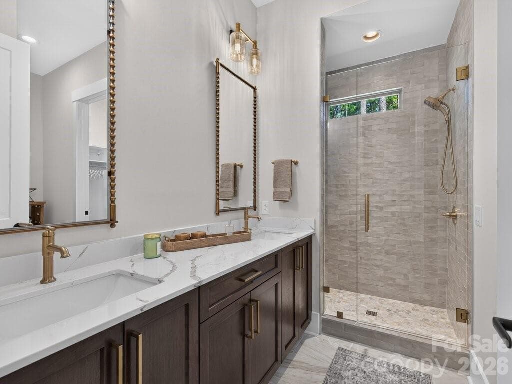 Guest Bath - 3098 Sherman Drive, Lancaster