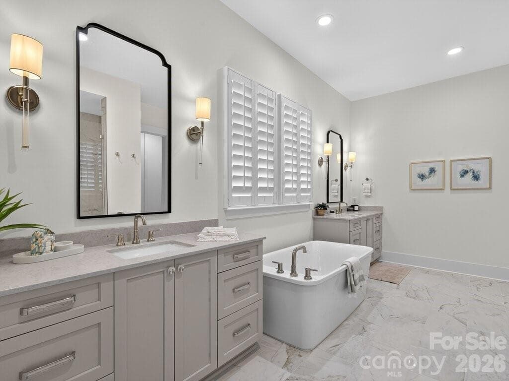 Primary Bath - 3098 Sherman Drive, Lancaster