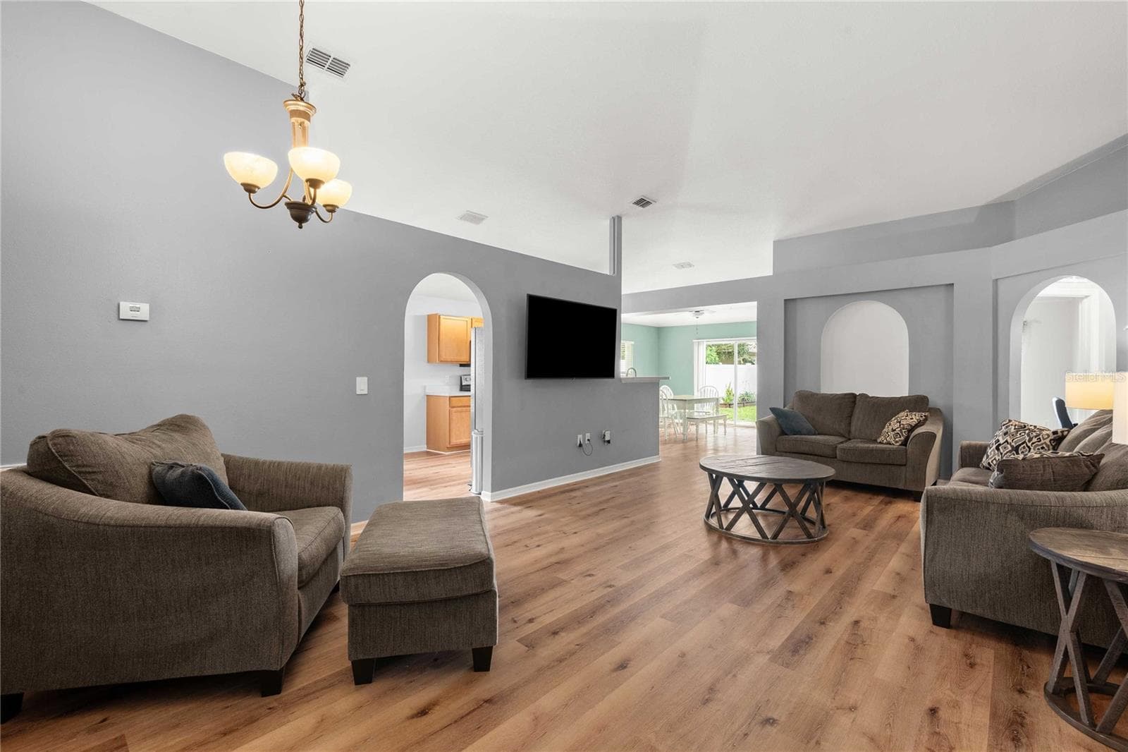 Living Room - 14423 FINSBURY DR, SPRING HILL