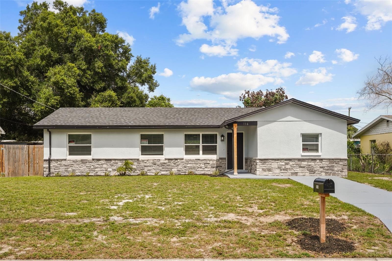 116 HARBOR DR