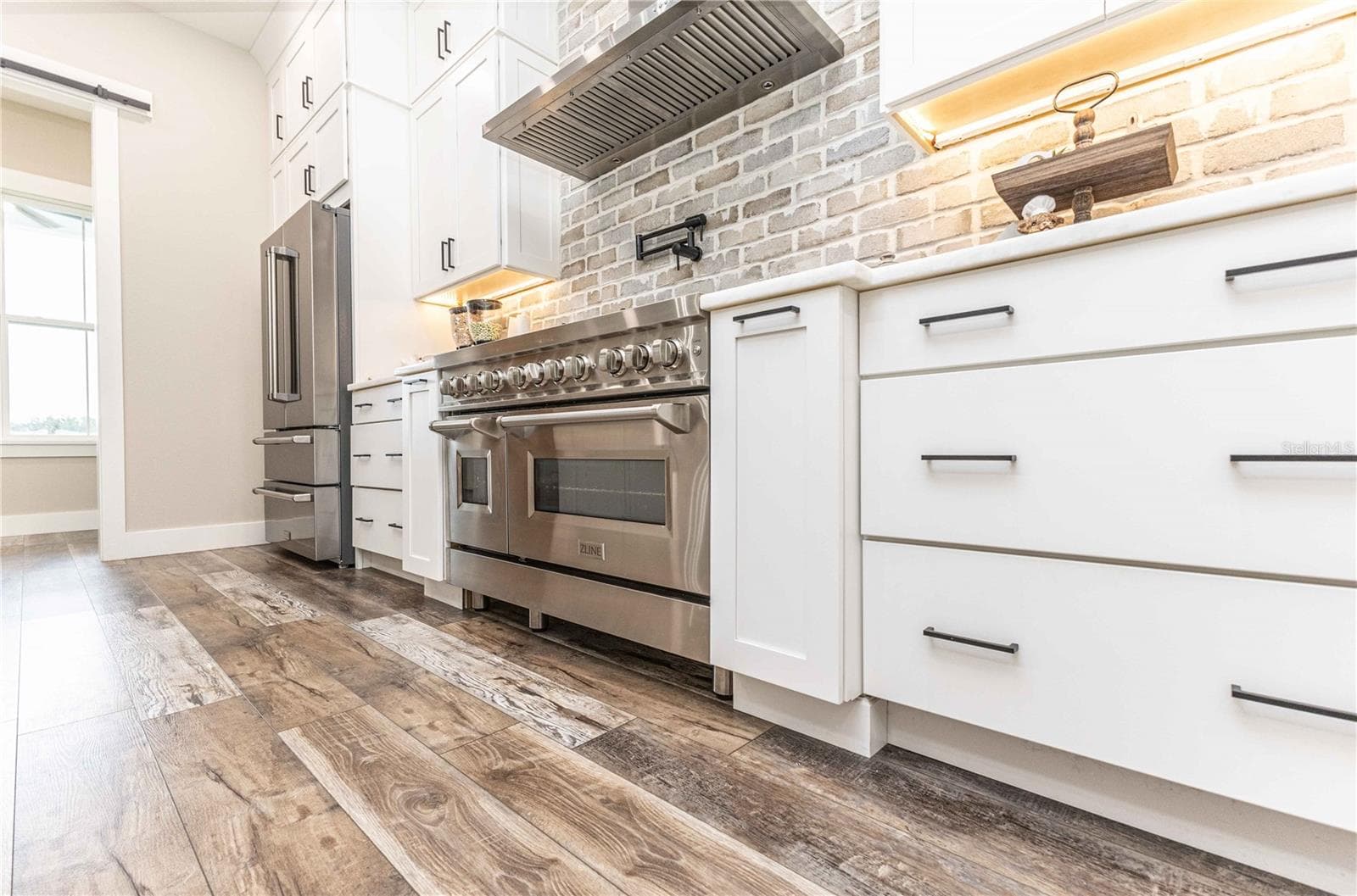 Gas stove in kitchen - 8818 SW 73RD PATH, BUSHNELL