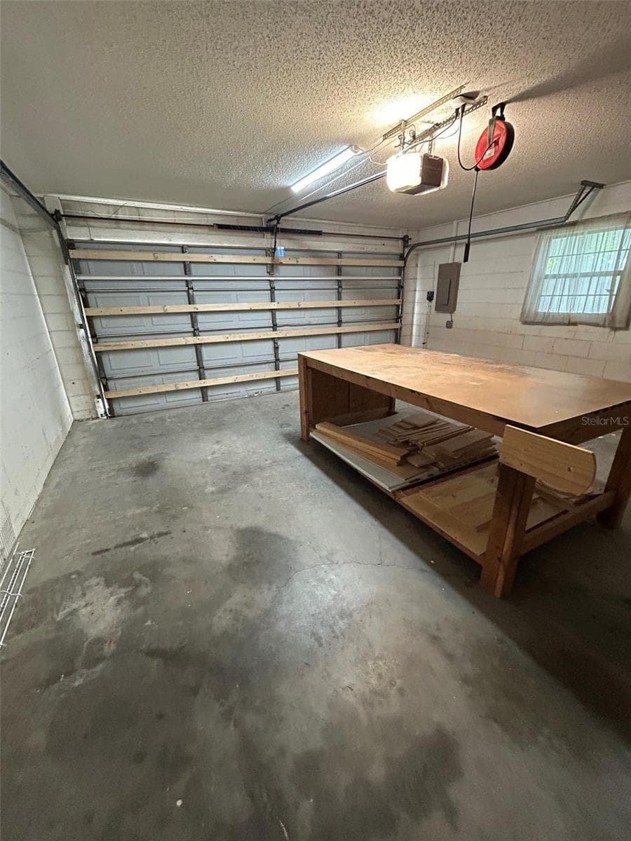 Garage - 1605 BLACKBERRY CT, EUSTIS