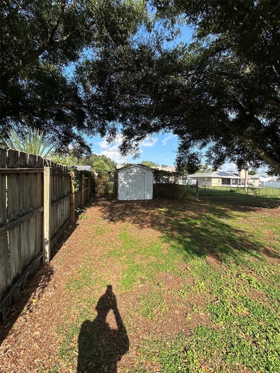 Backyard Shed - 1605 BLACKBERRY CT, EUSTIS