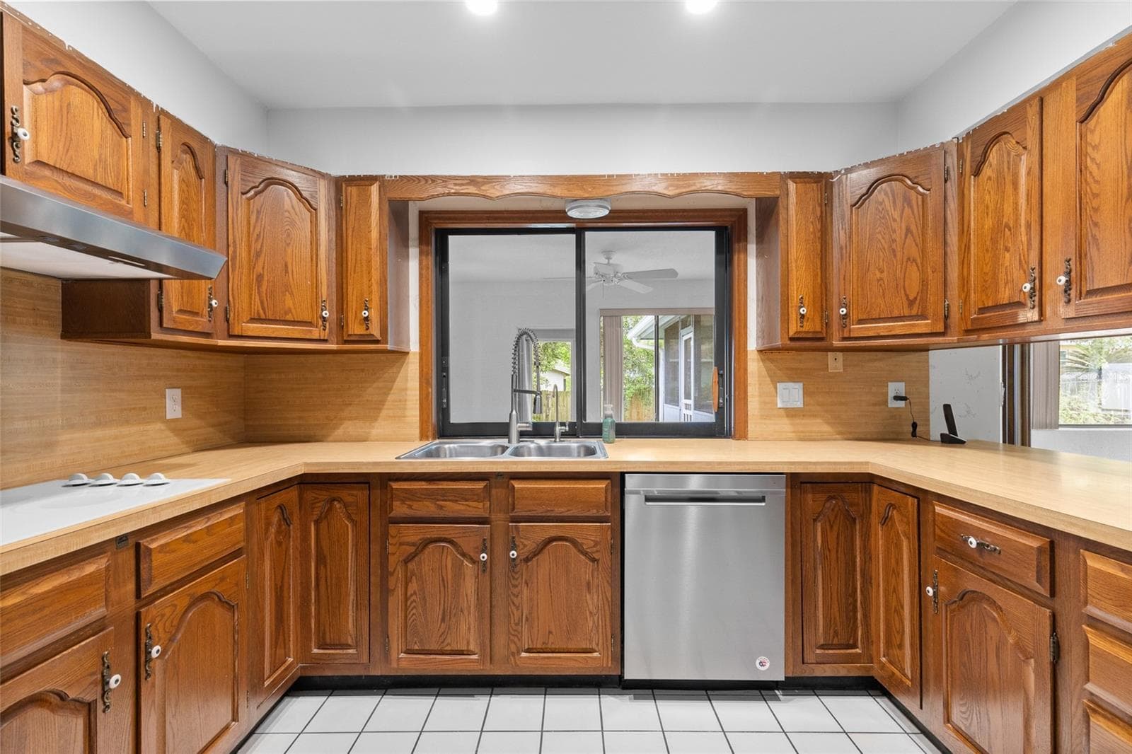 Fully Equipped Kitchen - 521 FERNWOOD DR, ALTAMONTE SPRINGS