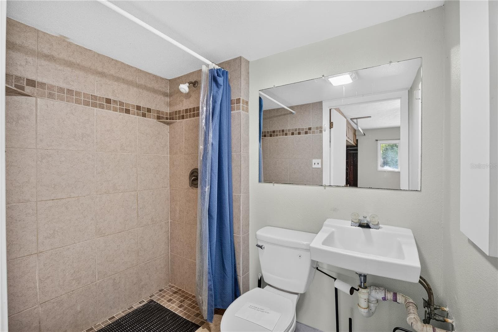 Downstairs studio bathroom with shower. - 1305 GREENFIELD CIR, VENICE