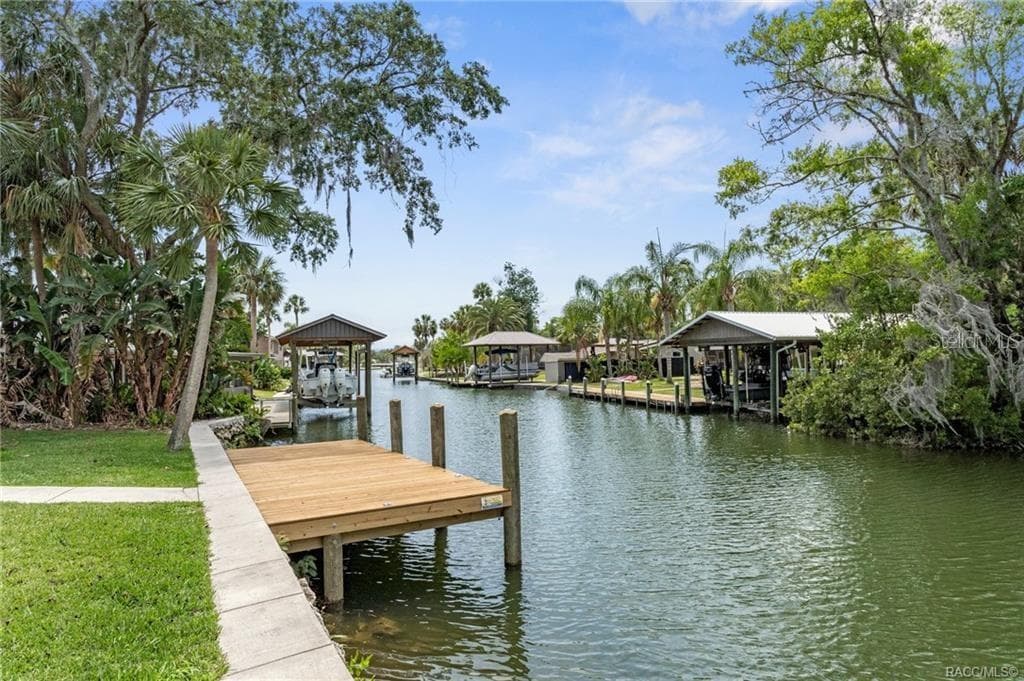 Single Family Residence at 9205 W HARBOR ISLE CT, CRYSTAL RIVER, photo 8 of 57