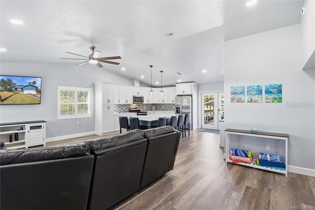 Single Family Residence at 9205 W HARBOR ISLE CT, CRYSTAL RIVER, photo 11 of 57