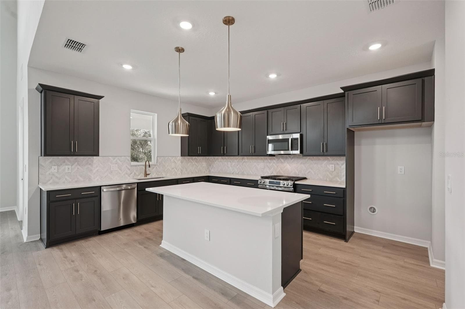 Representative images and renderings are for illustrative purposes. Actual structural options and design finishes of home may vary. - 2909 CITRUS GROVE STREET, WIMAUMA