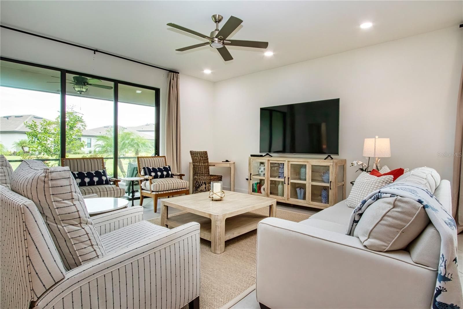 Single Family Residence at 5160 CORAL REEF WAY, BRADENTON, photo 5 of 66