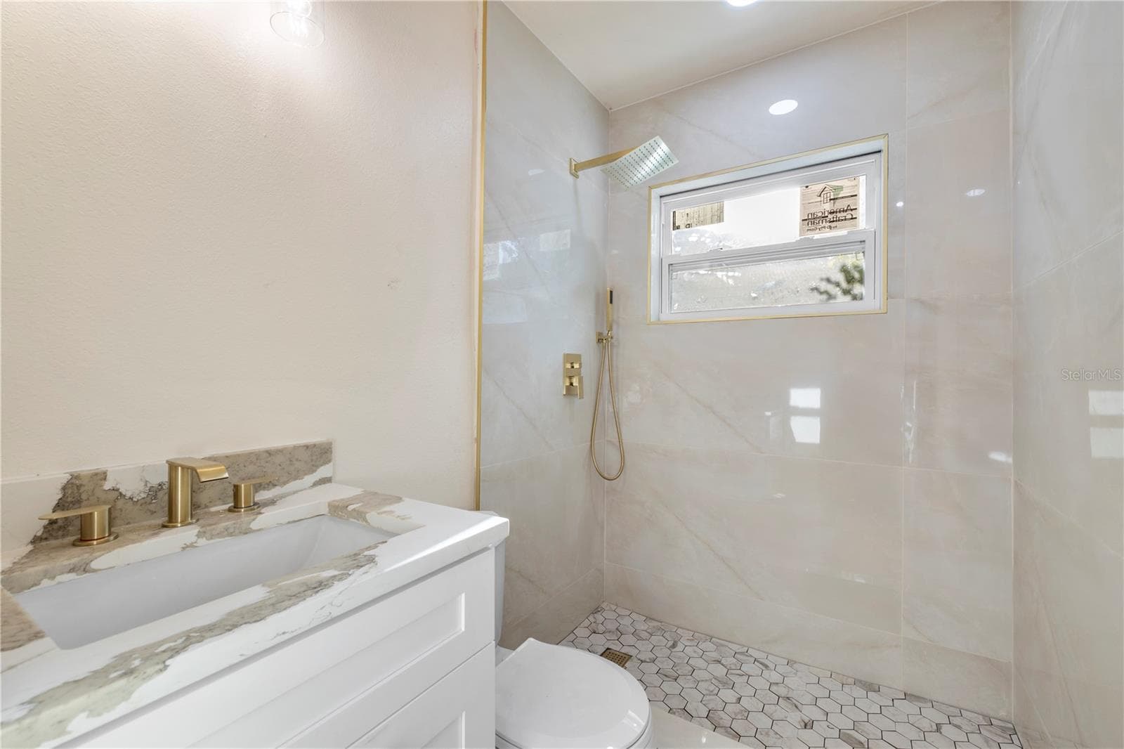 Bath - 5532 6TH AVE N, ST PETERSBURG