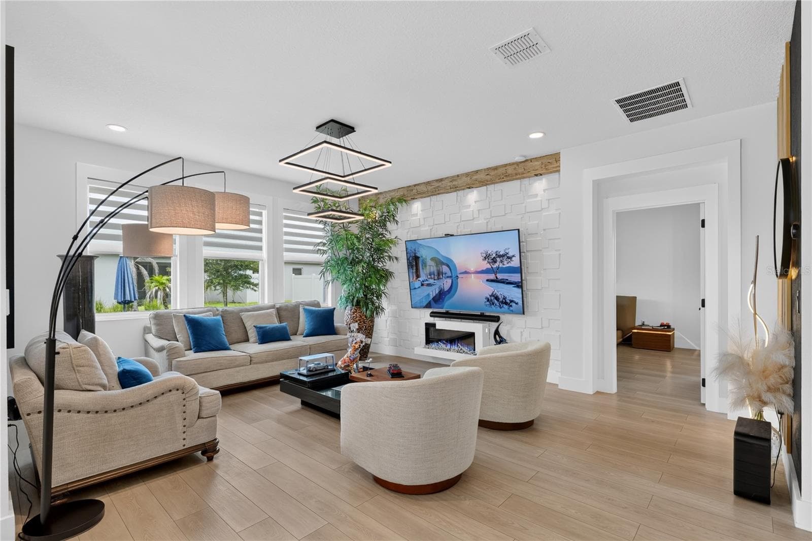 Single Family Residence at 13518 PARKFIELD WAY, WINTER GARDEN, photo 8 of 39