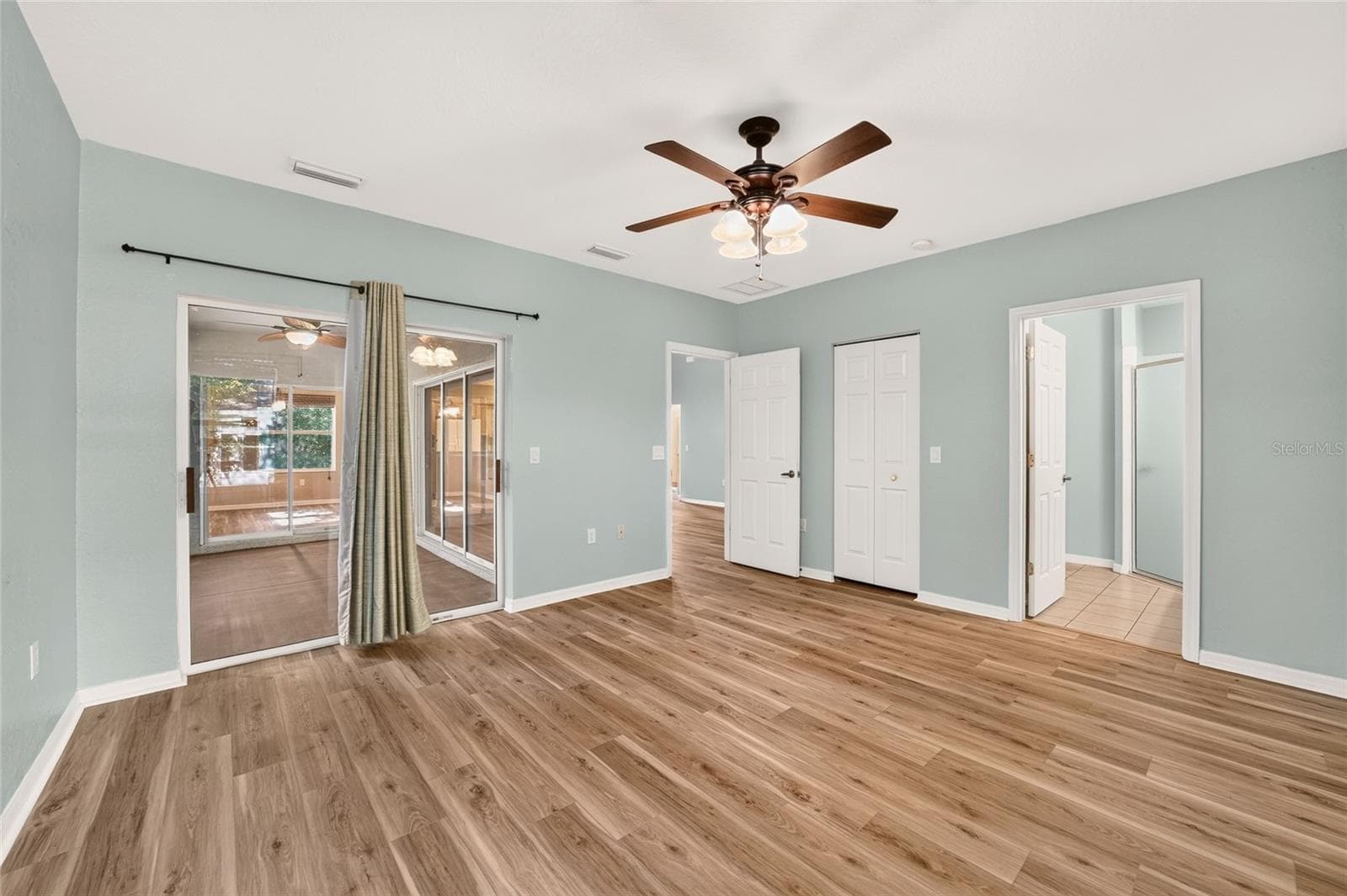 Primary bedroom - 19369 SW 100TH LOOP, DUNNELLON