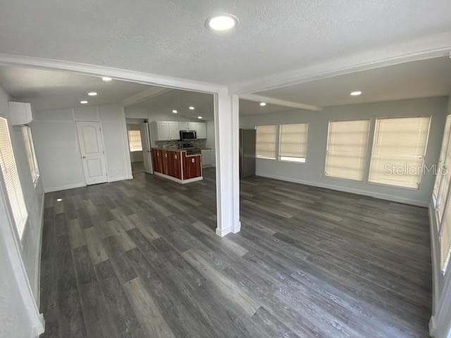 living room - 4851 W GANDY BLVD #B10L30, TAMPA