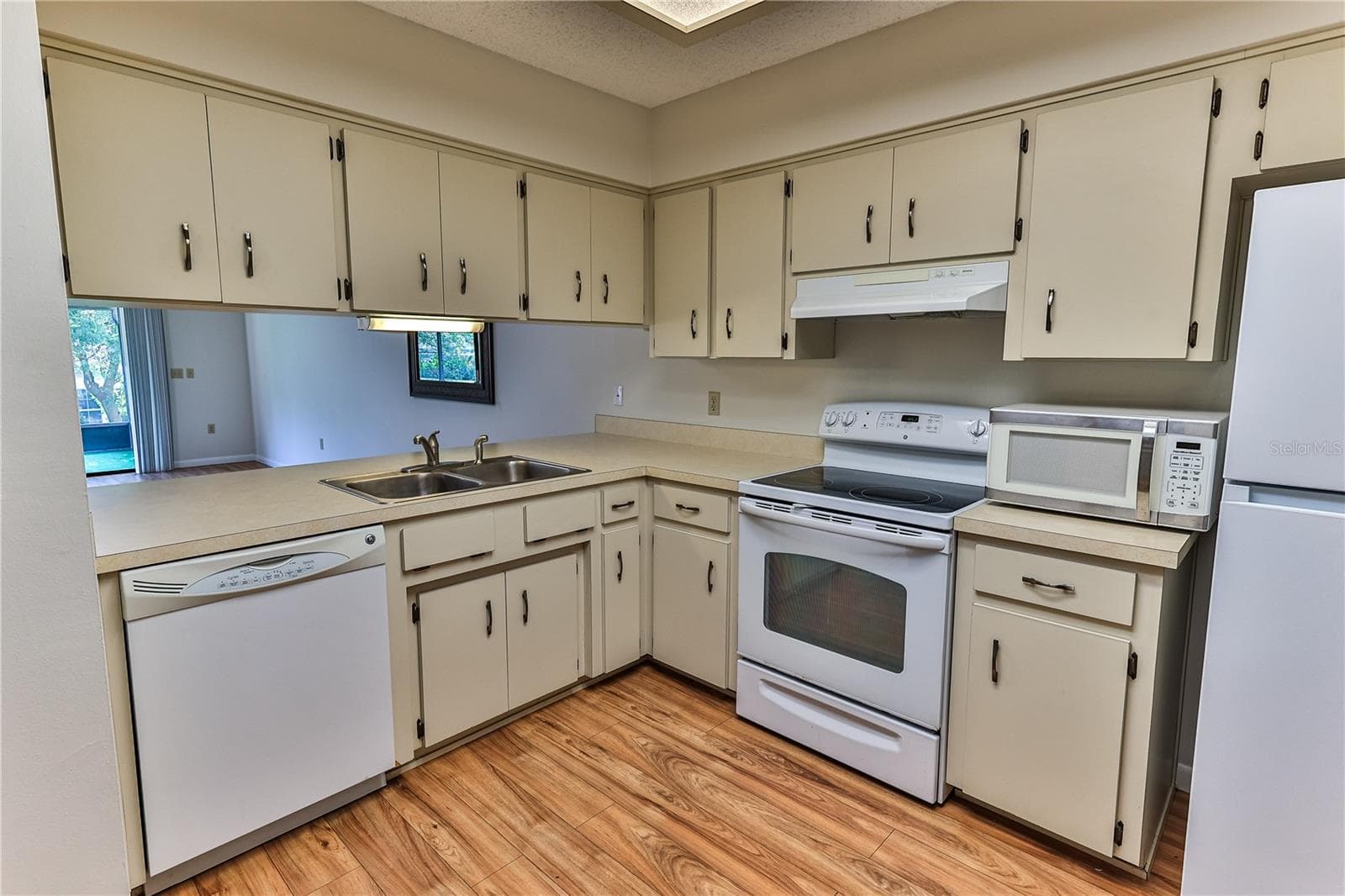 Kitchen - 3333 S LIVERPOOL PT, INVERNESS