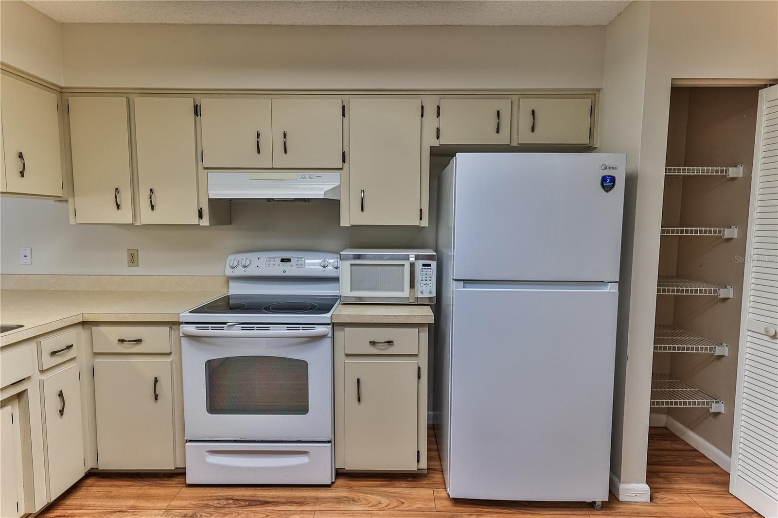 Kitchen, Pantry Closet and Brand New Refrigerator - 3333 S LIVERPOOL PT, INVERNESS