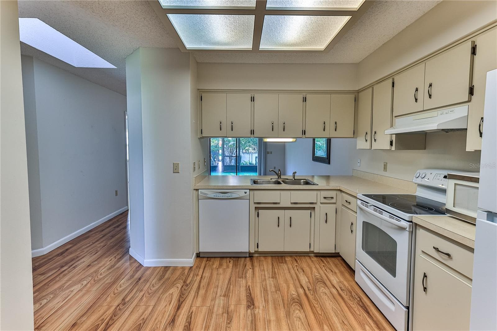 Kitchen - 3333 S LIVERPOOL PT, INVERNESS
