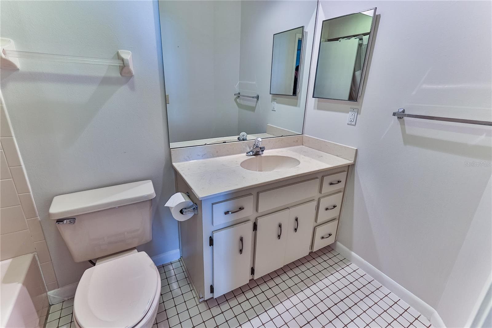 Bathroom 2 - 3333 S LIVERPOOL PT, INVERNESS