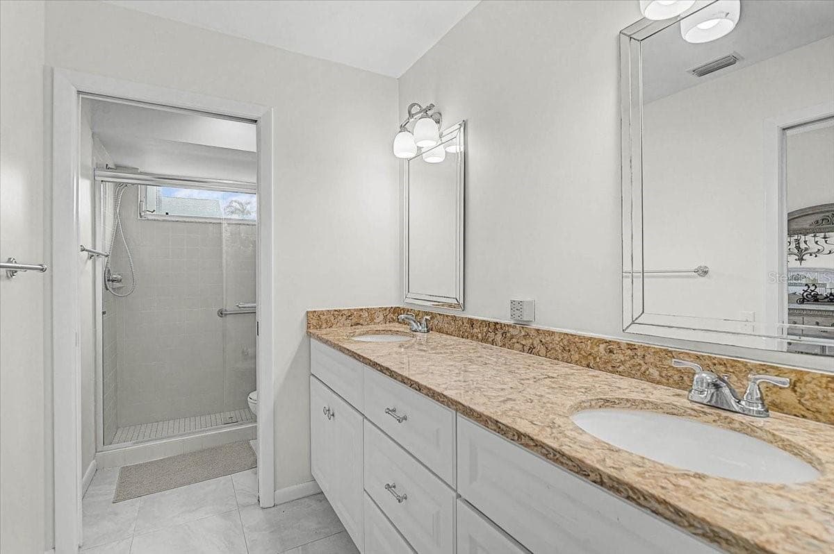 Primary Bathroom - 4717 PERIDIA BLVD E, BRADENTON