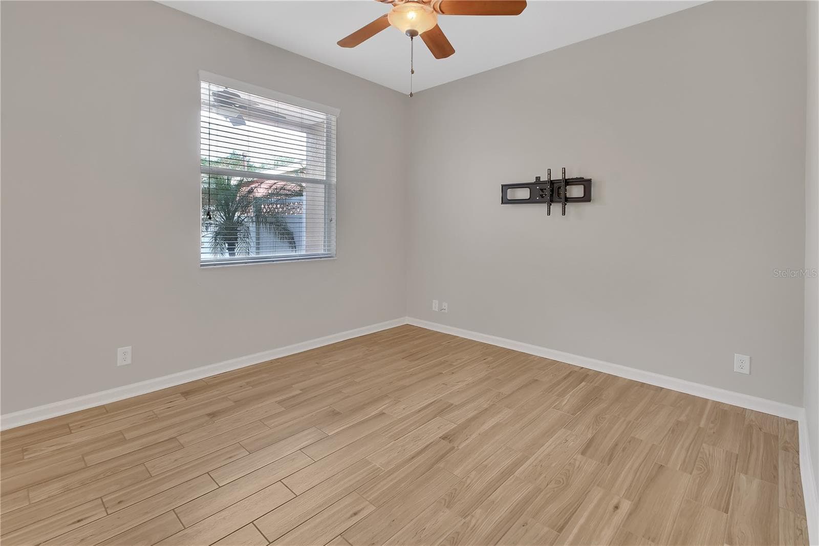 Family Room - 204 WOODHOUSE LN, DELAND