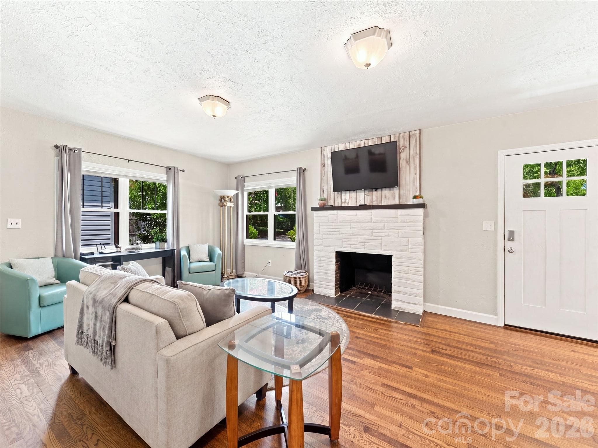Single Family Residence at 1909 Arlington Place, Hendersonville, photo 11 of 28