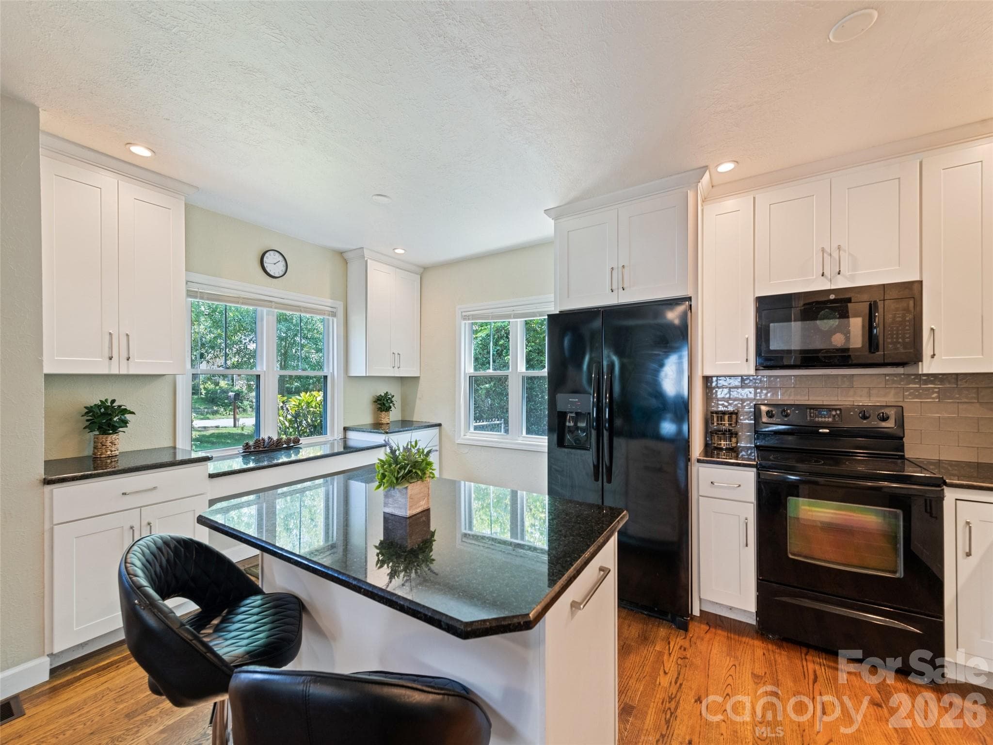 Single Family Residence at 1909 Arlington Place, Hendersonville, photo 15 of 28