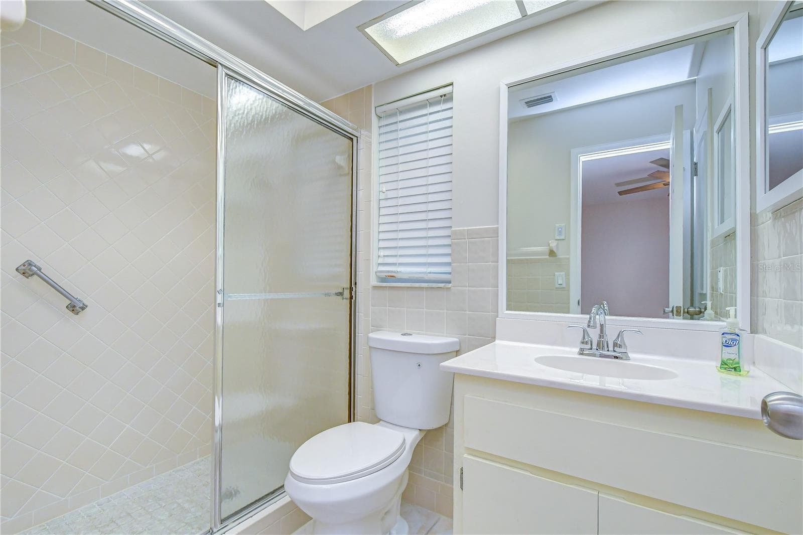 Primary bathroom - 8811 MARTINIQUE LN, PORT RICHEY