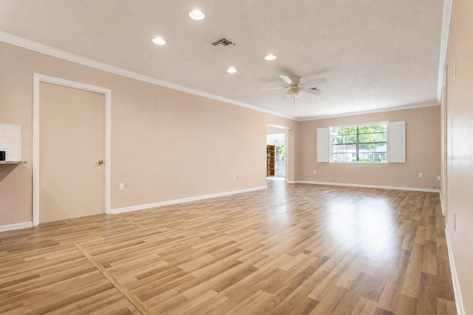 Villa at 510 PALMER CIR, PALM HARBOR, photo 7 of 31