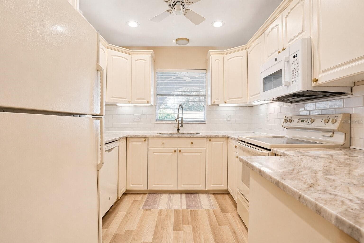 Villa at 510 PALMER CIR, PALM HARBOR, photo 9 of 31