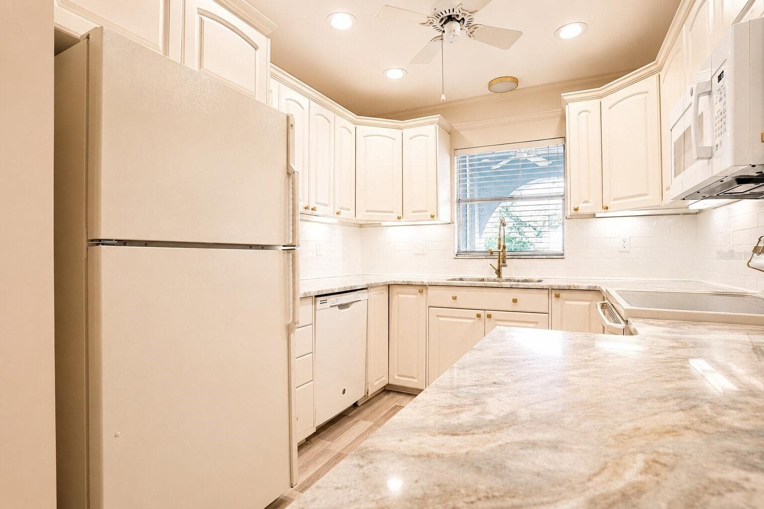 Villa at 510 PALMER CIR, PALM HARBOR, photo 11 of 31