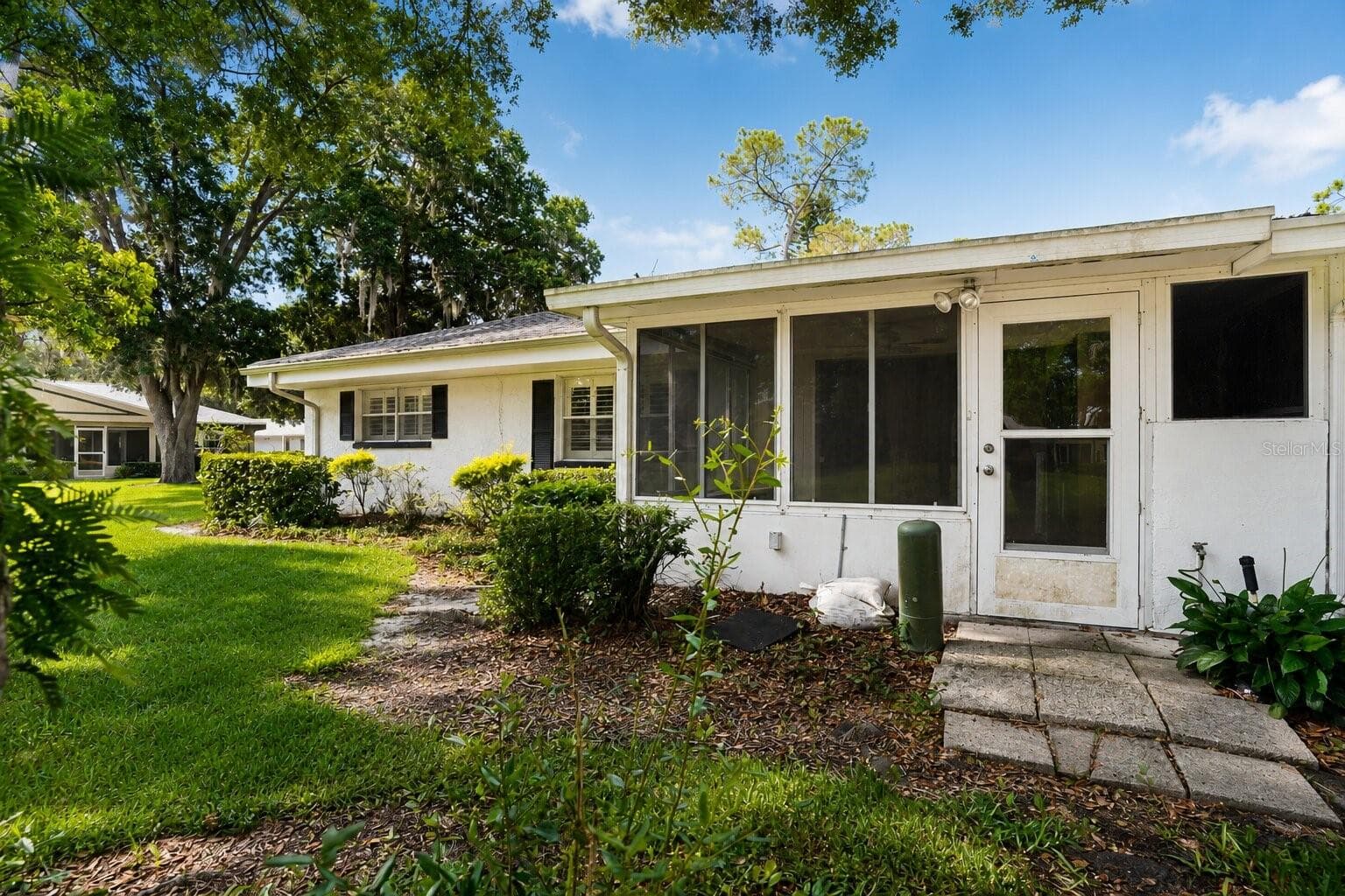 Villa at 510 PALMER CIR, PALM HARBOR, photo 25 of 31