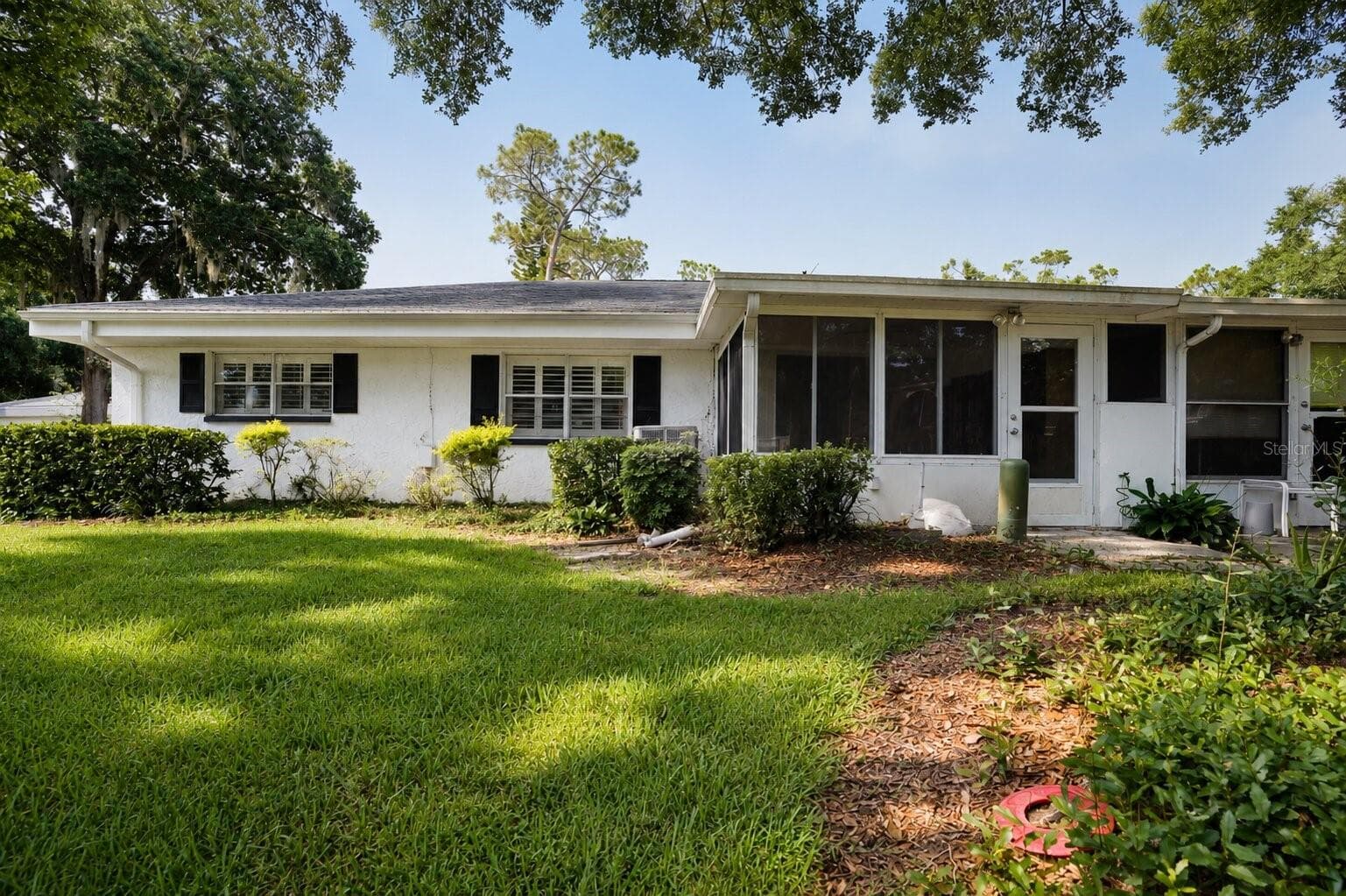 Villa at 510 PALMER CIR, PALM HARBOR, photo 26 of 31