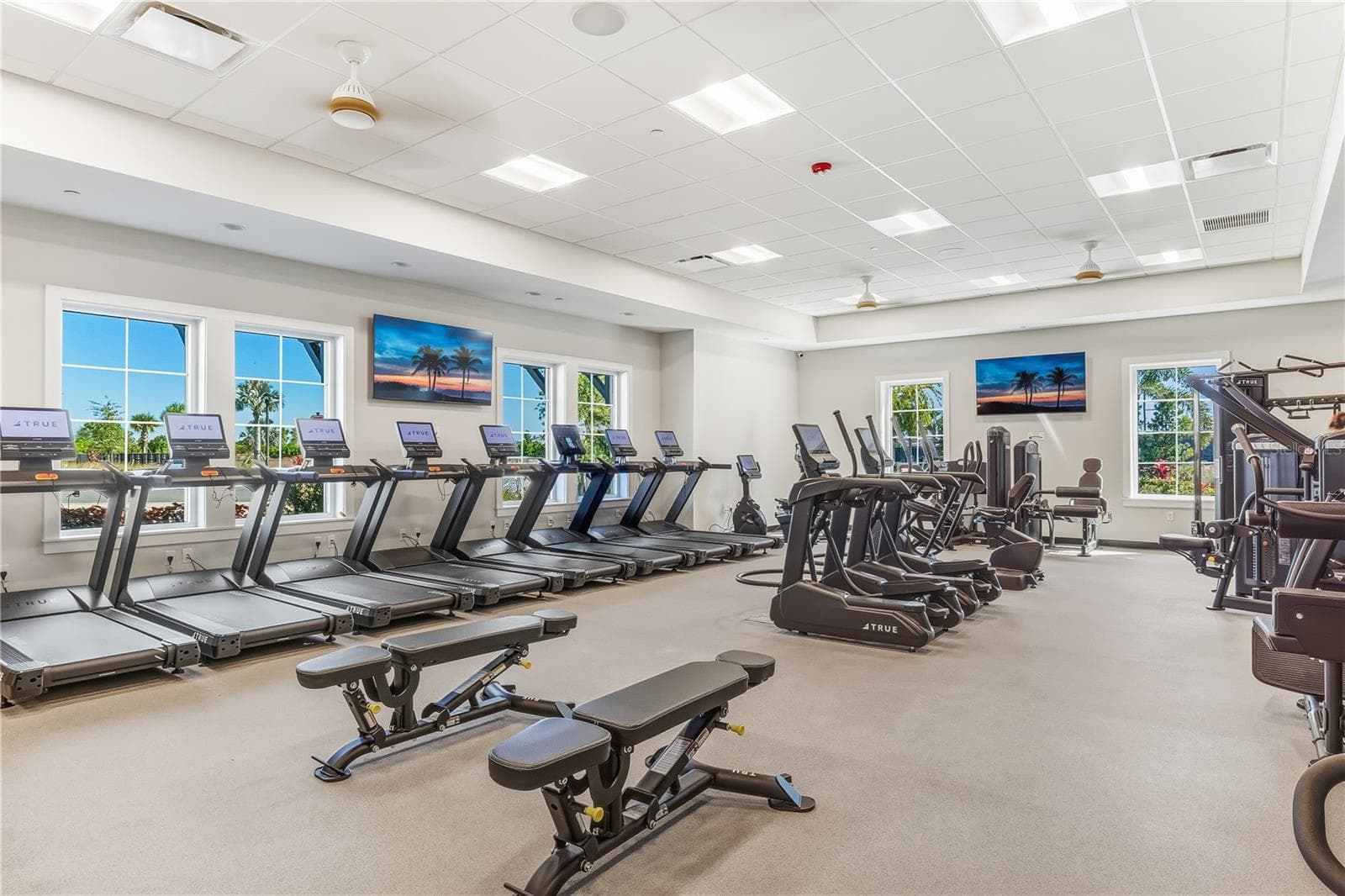 Single Family Residence at 18611 LOOKOUT RIDGE PL, LAKEWOOD RANCH, photo 23 of 46
