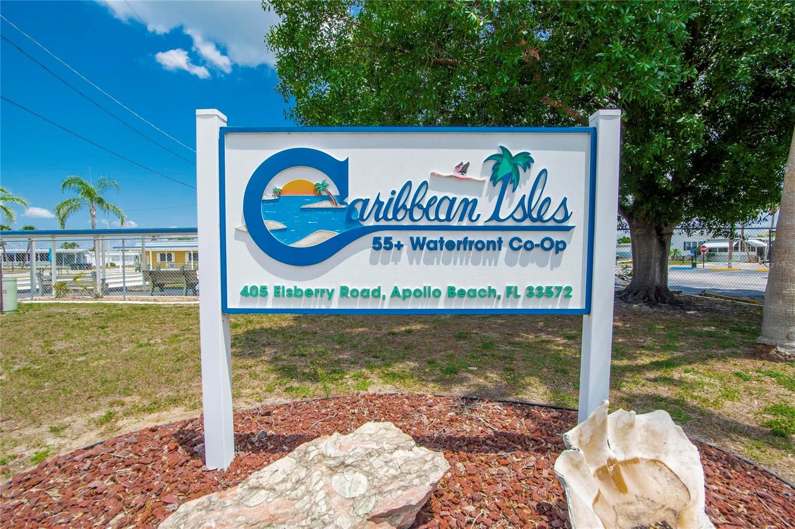 Manufactured Home at 225 N SAINT THOMAS CIR, APOLLO BEACH, photo 16 of 26