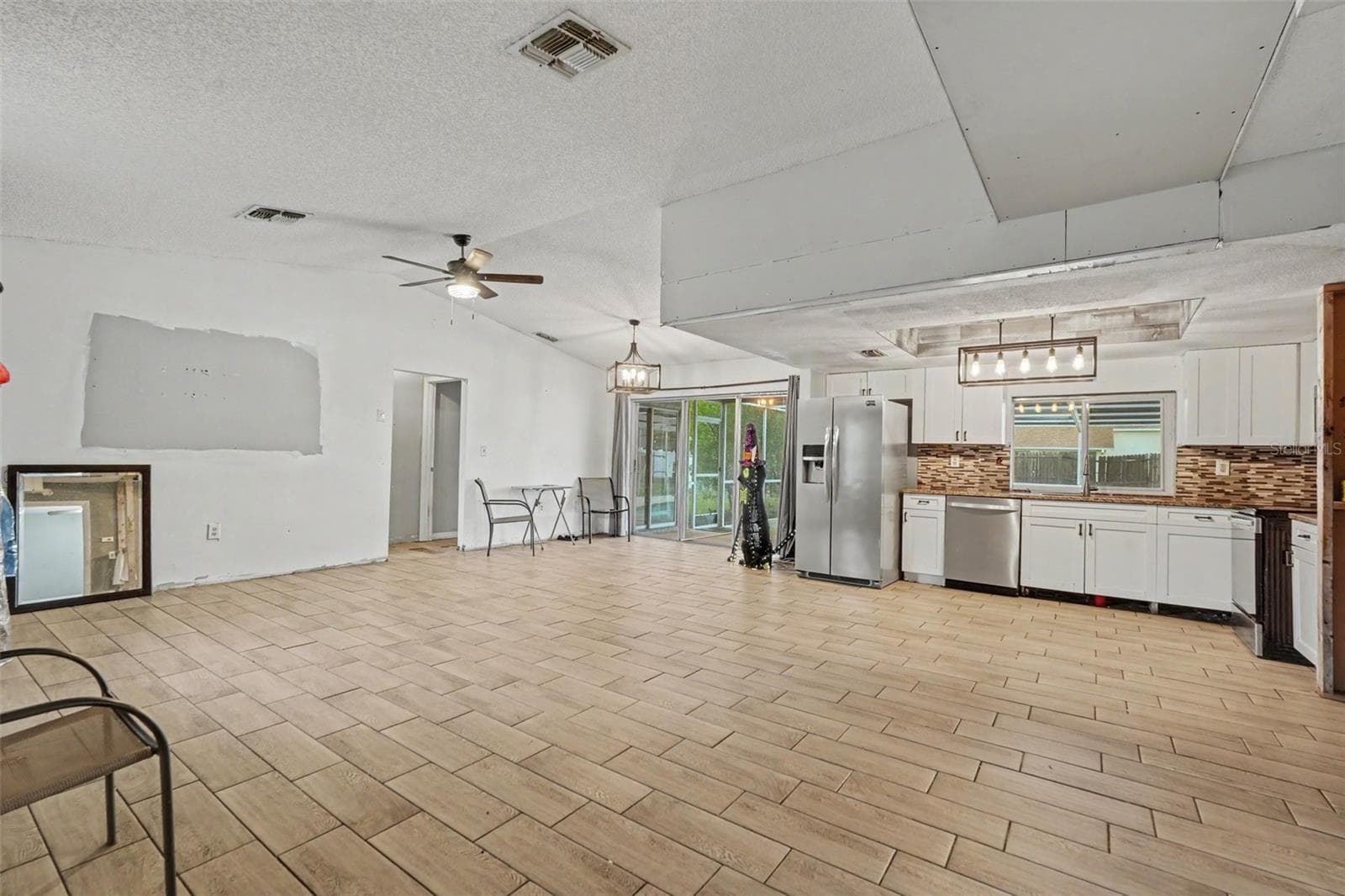 Single Family Residence at 4233 DRISTOL AVE, SPRING HILL, photo 5 of 33