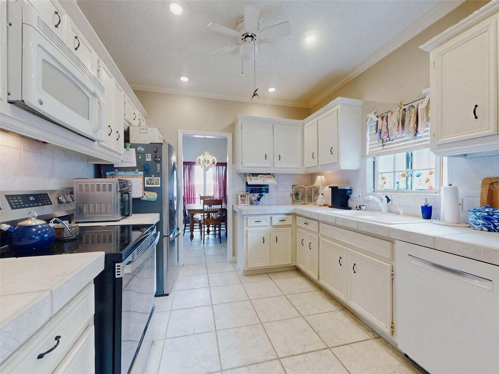 eat in kitchen - 102 COUNTRY PL, SANFORD