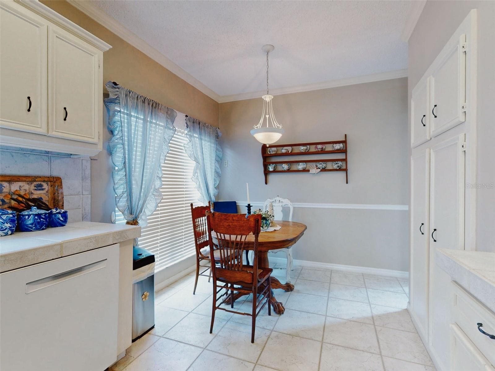 breakfast nook - 102 COUNTRY PL, SANFORD