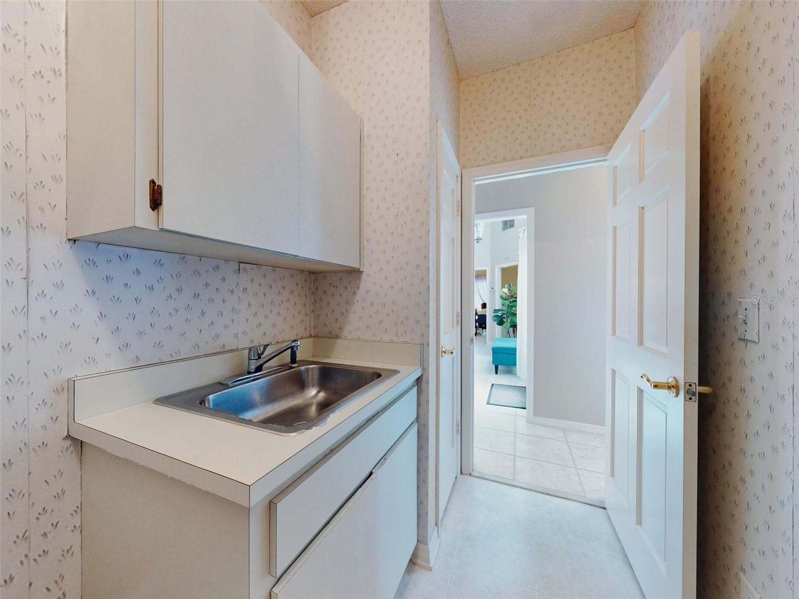 laundry room - 102 COUNTRY PL, SANFORD