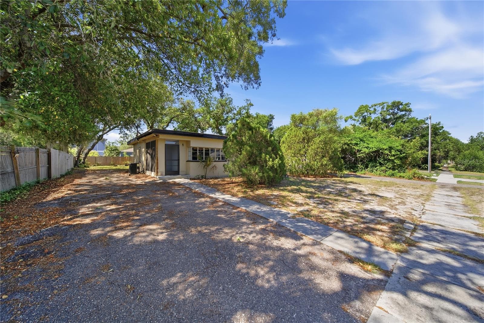 Single Family Residence at 831 GRAND CENTRAL ST, CLEARWATER, photo 11 of 31