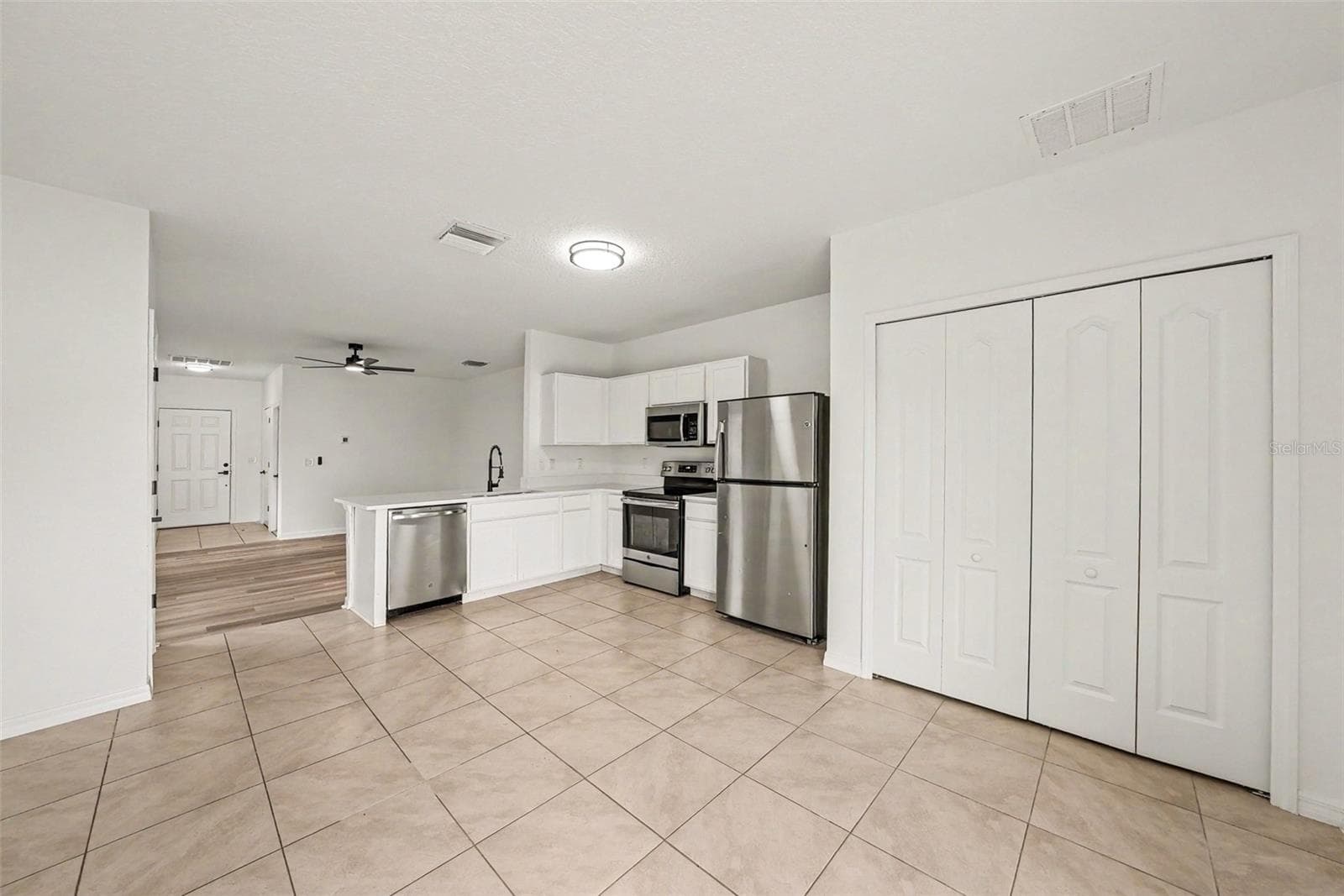 Single Family Residence at 14433 HADDON MIST DR, WIMAUMA, photo 10 of 24